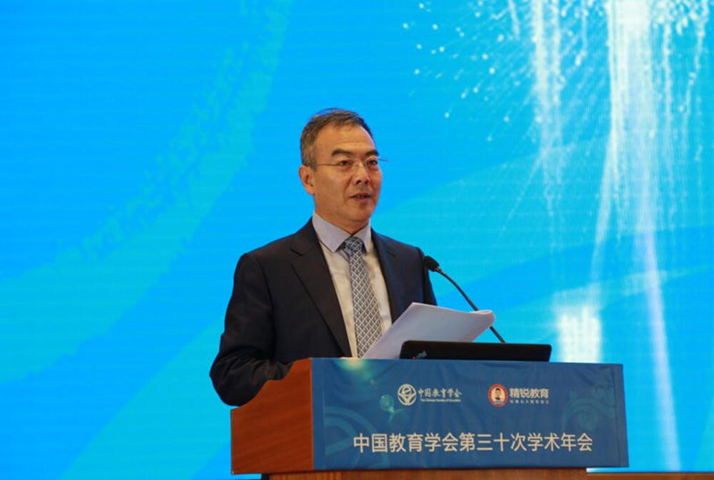 开云（中国）常务副会长兼秘书长杨念鲁_副本.jpg